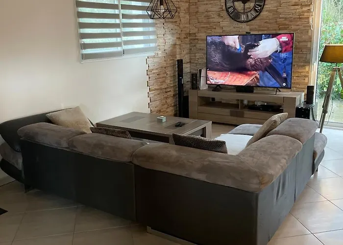 Дом отдыха Maison Familiale A 10 Min Des Plages *